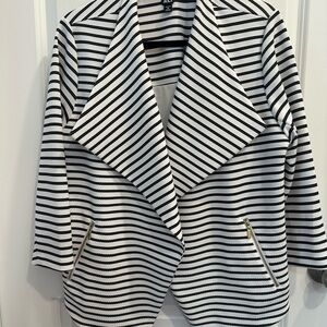 Roz & Ali Black and White Striped Blazer